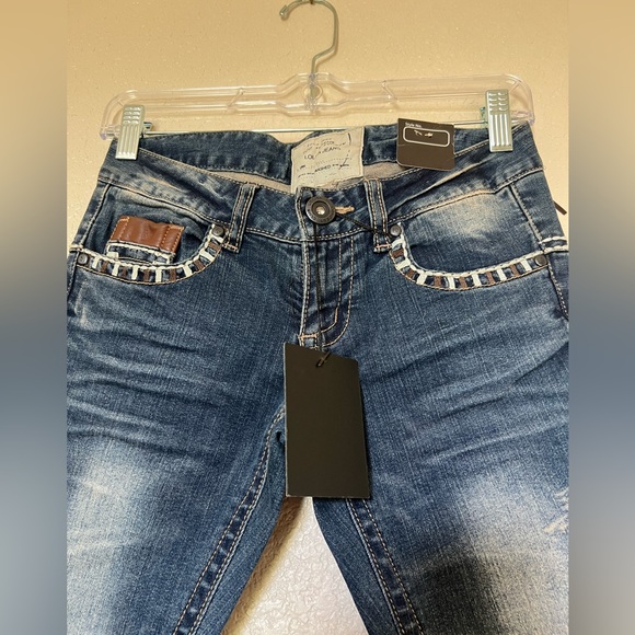 Lolita Embroidery Jeans - Picture 4 of 9